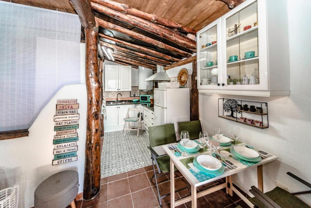 La Casita Del Arbol Blanco Apartment Bubion Luaran gambar